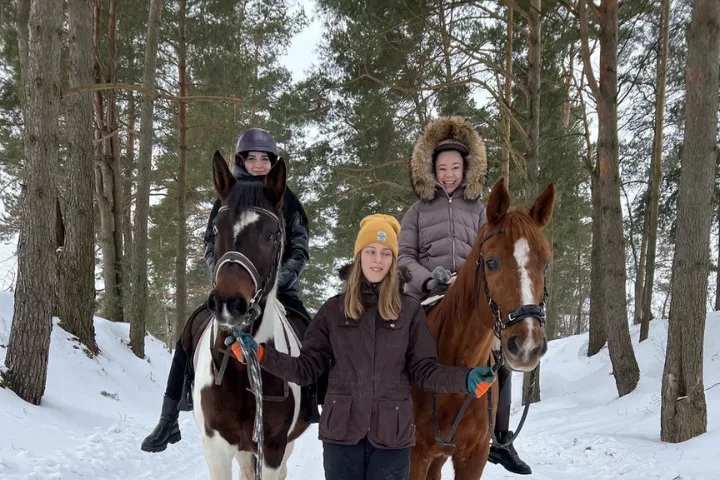 Индивидуальная прогулка верхом в сопровождении инструктора в Green Ranch