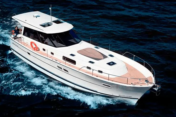 Прогулка на великолепной яхте DELPHIA 1350 ESCAPE MADAM