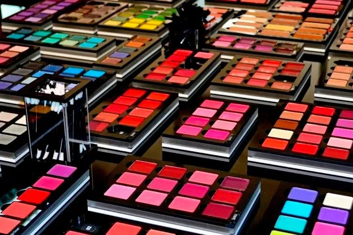 Сертификат на покупку косметики в INGLOT | «Инглот»