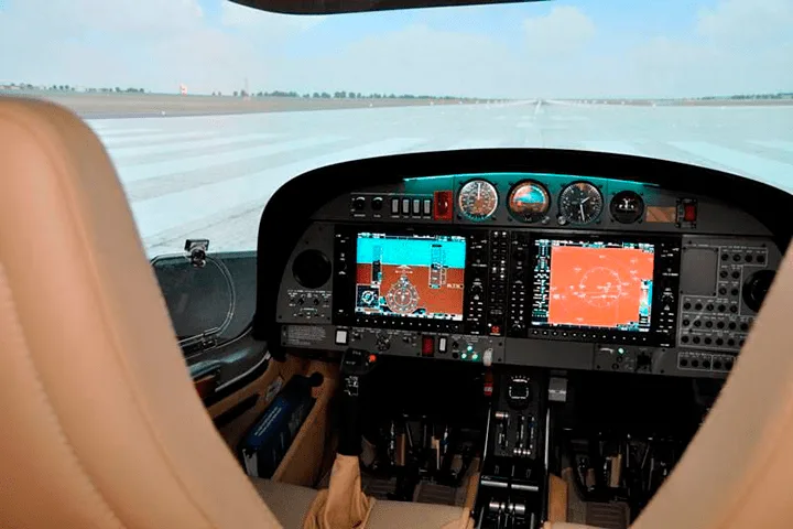 Захватывающий полет на авиатренажере Diamond