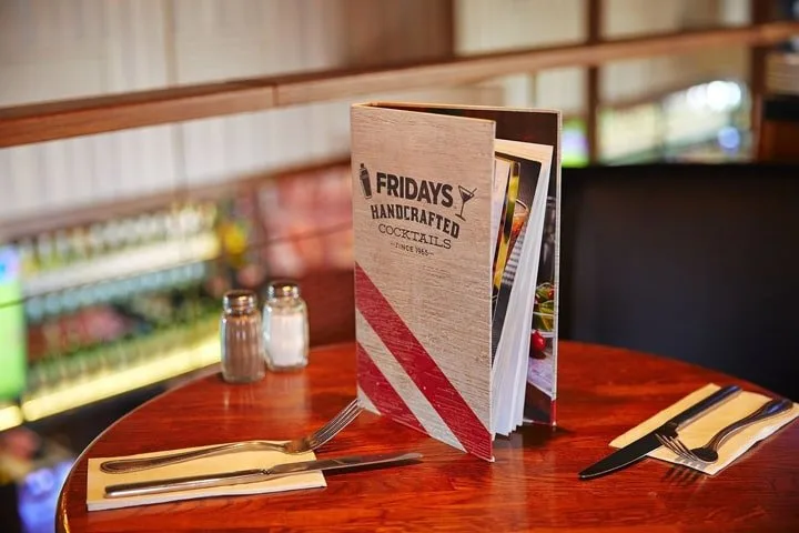 Ужин в ресторане американской кухни T.G.I. Friday's (Т.Ж.И. Фрайди'с)