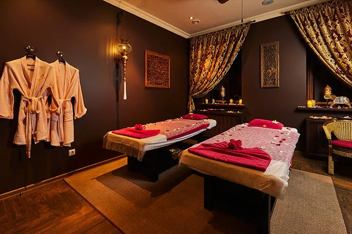 Royal Oil Традиционная тайская церемония в 4 руки в Royal Thai Spa