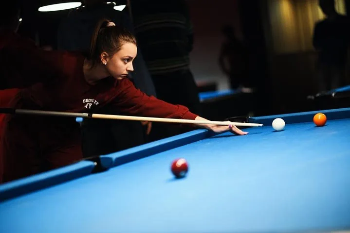 Игра в бильярд
