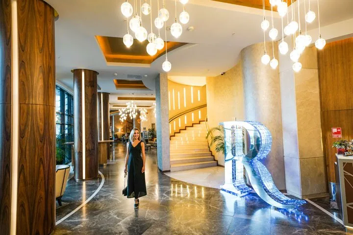 Массаж тела и безлимит в аквазоне Renaissance Hotel в Минске