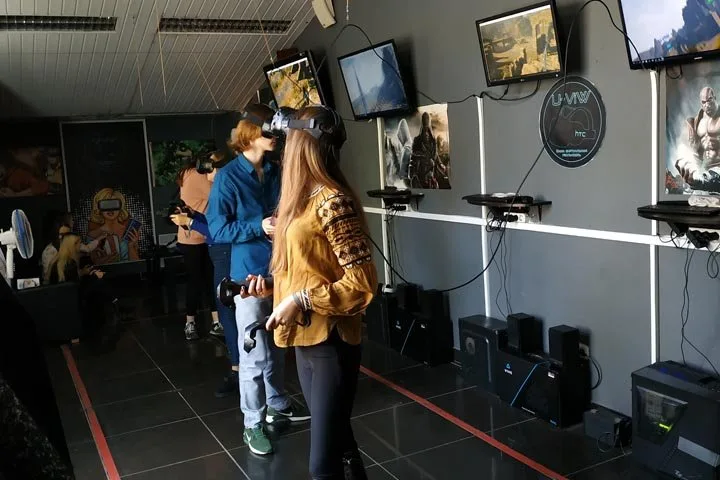 Игры в виртуальной реальности в U-ViW