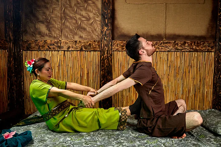 Традиционный тайский ритуал Nuad Thai