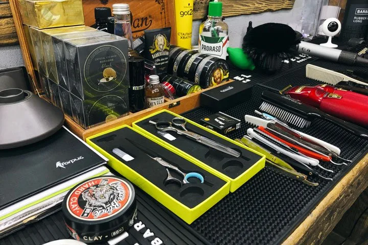 Мужская стрижка в барбершопе Garage на Октябрьской