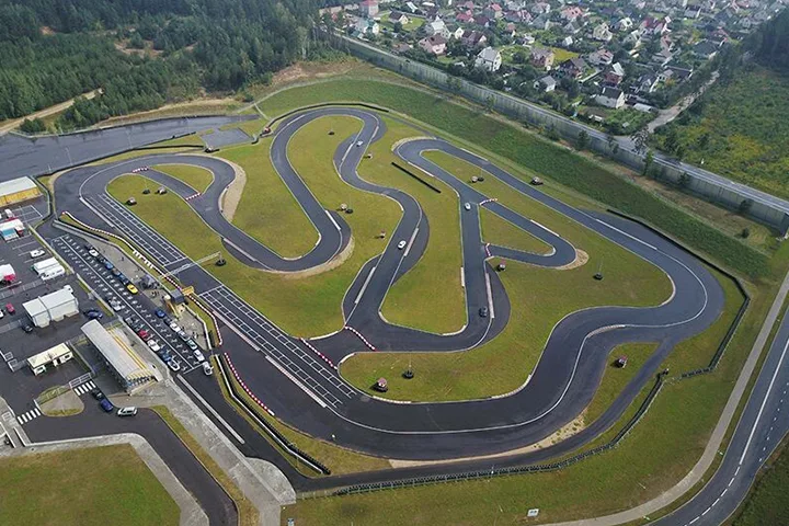 Картинг в «Smart Racing»: гонки в стайках