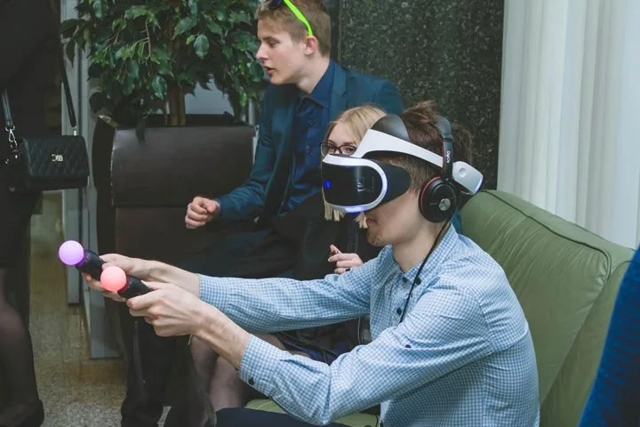 Игры в виртуальной реальности в U-ViW