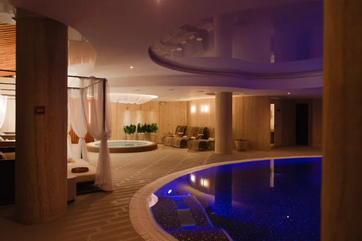 SPA-день с массажным ритуалом и аквазоной