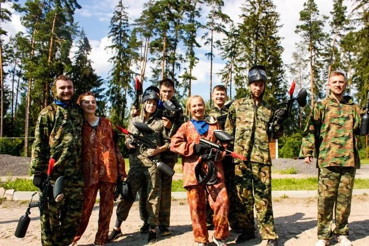 Игра в пейнтбол на открытой площадке в парке «0,67»