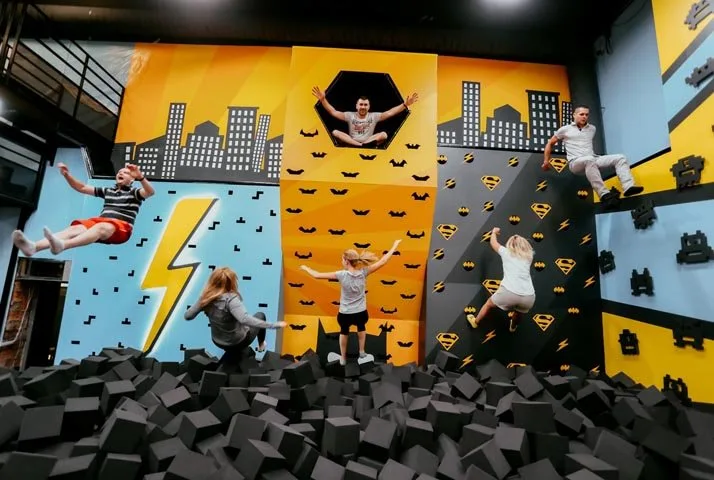 Прыжки на батутах в Hero Park