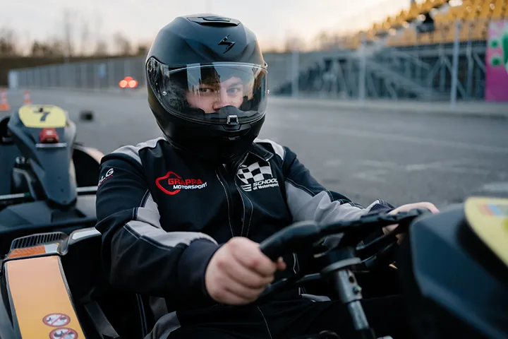 Картинг в «Smart Racing»: гонки в стайках