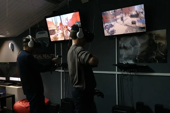 Игры в виртуальной реальности в U-ViW