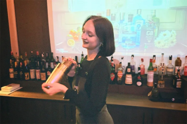 Мастер-класс по созданию коктейлей в настоящем баре