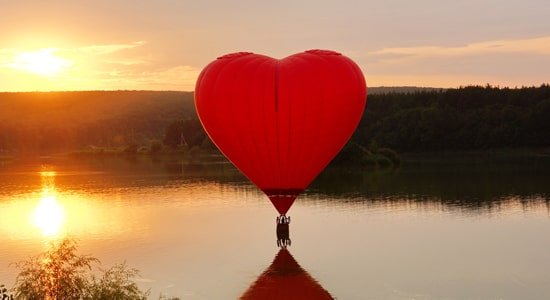 Полет на воздушном шаре в форме сердца Love Story