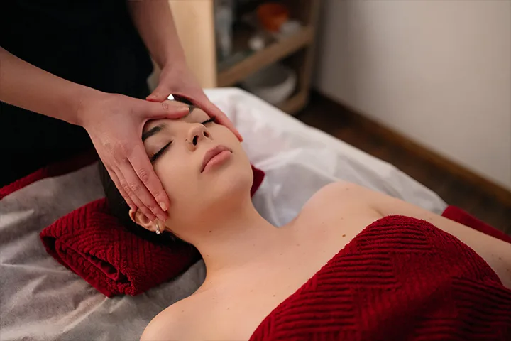 Массаж лица в Elegance Spa&Beauty
