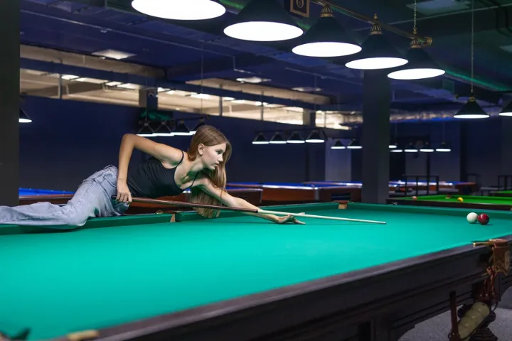 Классическая игра в бильярд (русский бильярд)