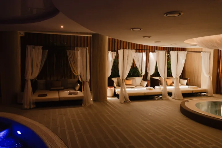 SPA-день с массажным ритуалом и аквазоной