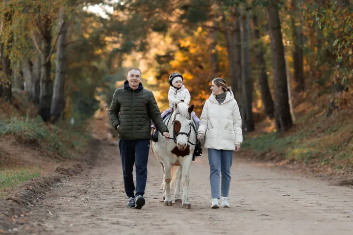 Семейная прогулка на лошадях в Green Ranch: специальное предложение сентября