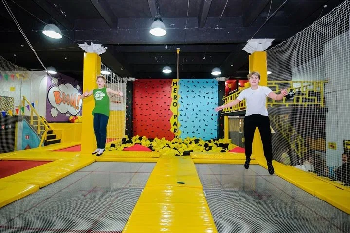 Прыжки на батутах в Hero Park