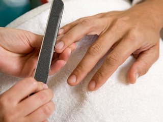 Салонный уход для мужчин в имидж-центре Joli Салонный уход для мужчин в имидж-центре Joli
