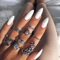 Безупречный маникюр в салоне Royal Thai SPA Безупречный маникюр в салоне Royal Thai SPA