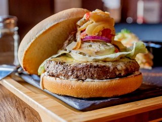 Ресторан американской кухни T.G.I. Friday's (Т.Ж.И. Фрайди'с) Ресторан американской кухни T.G.I. Friday's (Т.Ж.И. Фрайди'с)