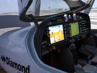 Обзорный полет-экскурсия на самолете Diamond Обзорный полет-экскурсия на самолете Diamond