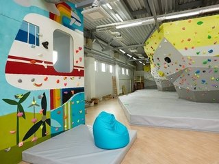 Скалолазание для детей на скалодроме «Трапеция» в Минске Скалолазание для детей на скалодроме «Трапеция» в Минске