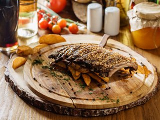 Ресторан белорусской кухни «СВОИ» Ресторан белорусской кухни «СВОИ»