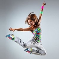 Зажигательная зумба в фитнес-клубе KiVi Зажигательная зумба в фитнес-клубе KiVi