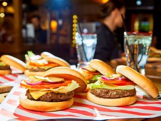 Сертификат на сумму в ресторан американской кухни Friday’s Сертификат на сумму в ресторан американской кухни Friday’s