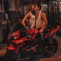 Эффектная фотосессия с мотоциклом Эффектная фотосессия с мотоциклом