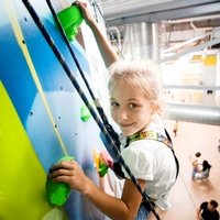 Скалолазание для детей на скалодроме «Трапеция» в Минске Скалолазание для детей на скалодроме «Трапеция» в Минске