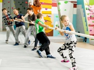 Скалолазание для детей на скалодроме «Трапеция» в Минске Скалолазание для детей на скалодроме «Трапеция» в Минске