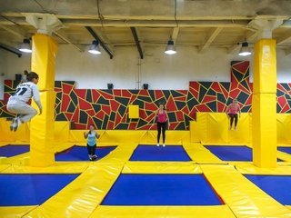 Активный праздник в батутном центре Hero Park Активный праздник в батутном центре Hero Park
