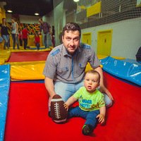 Отдых для всей семьи на батутной арене Hero Park Отдых для всей семьи на батутной арене Hero Park