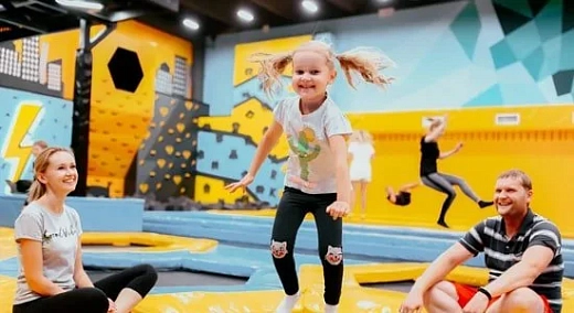 Отдых для всей семьи на батутной арене Hero Park