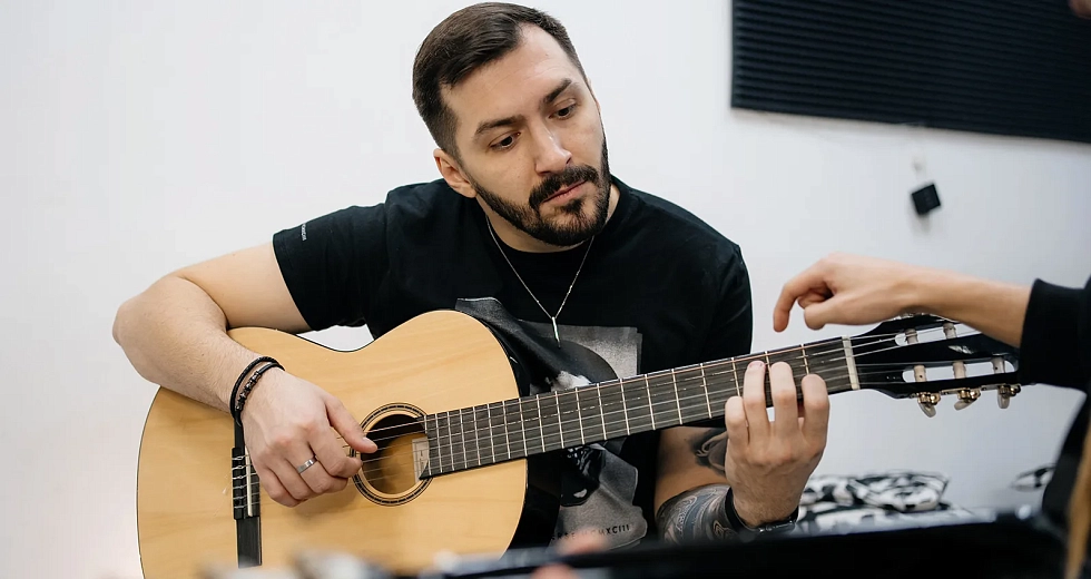 «Мама, я рок-звезда!»: индивидуальные уроки гитары